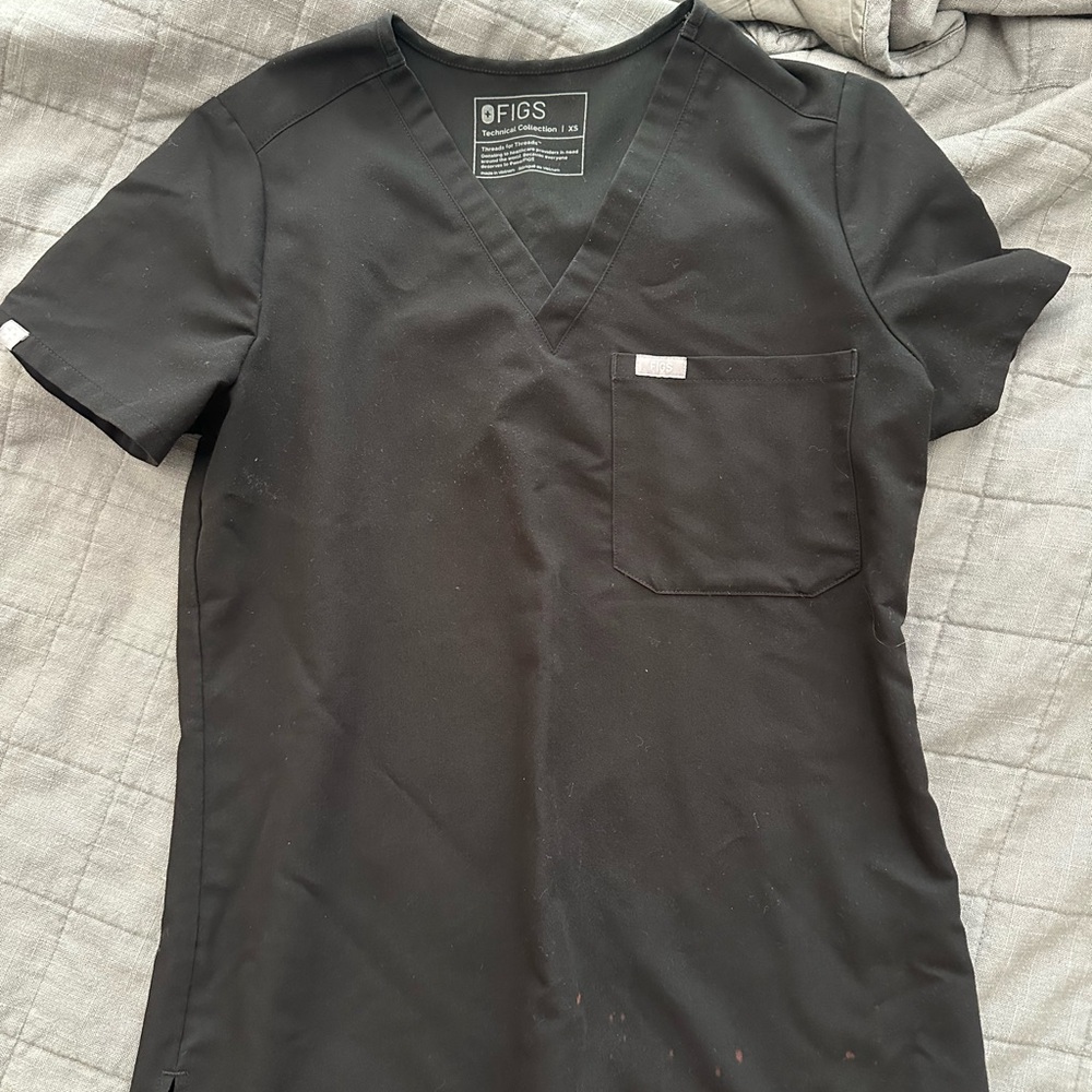 Figs Black Scrub Top